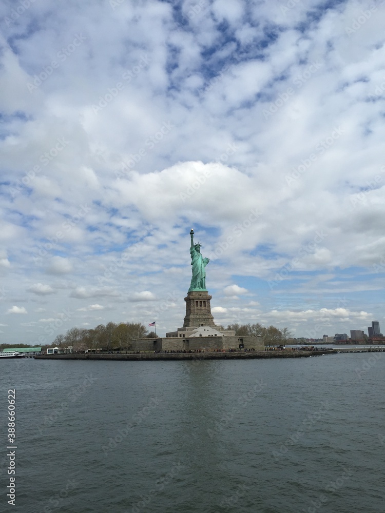statue of liberty (sea side)