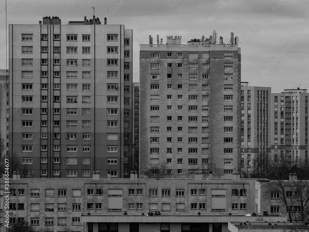 Fototapeta premium Paris Ile De France Photo Banlieue Rue Urbain Train Val de Marne HLM La Defense Gratte Ciel Architecture Paysage Rue Street Urban France Dark