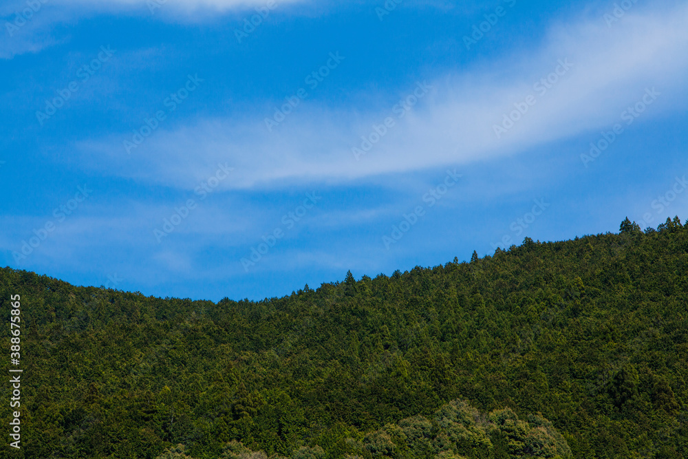 青空と山