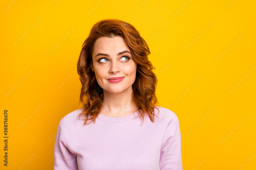 Obraz premium Closeup photo of funny cheerful wavy lady dreamer looking empty space remember last romantic date boyfriend kisses wear casual pink pullover isolated yellow color background