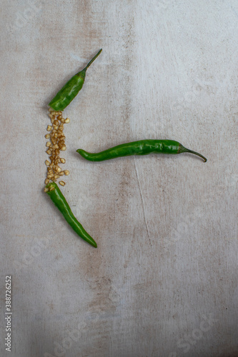 Green spice chili with seeds
