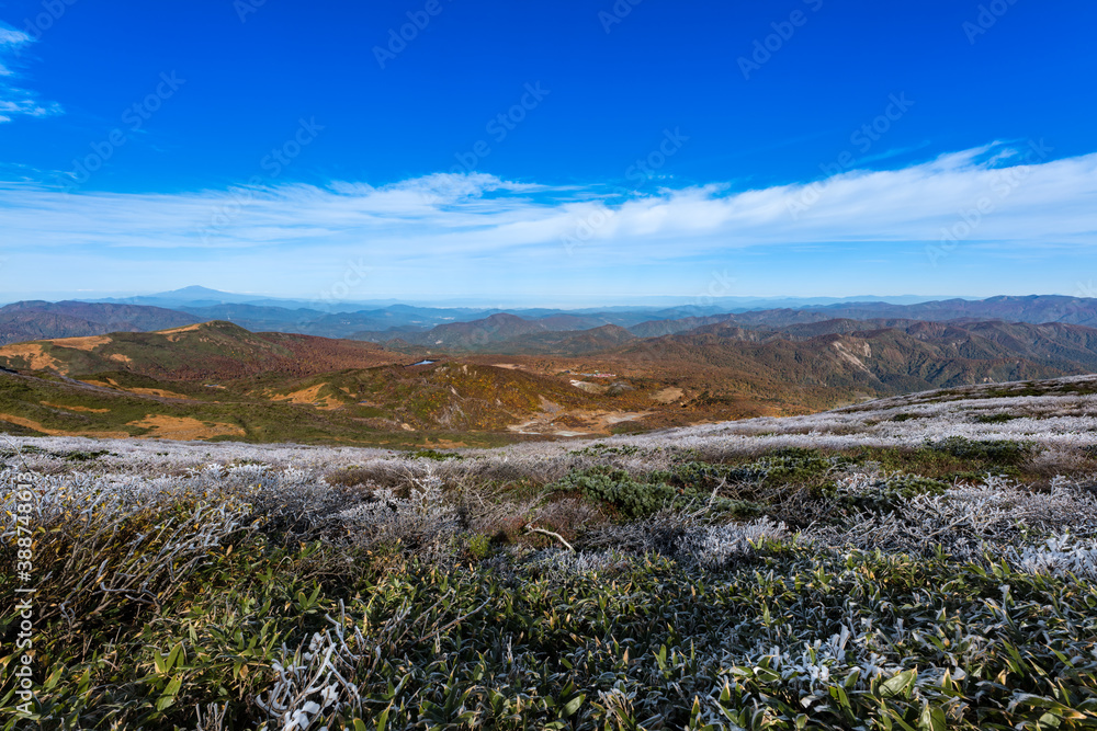 日本　栗駒山紅葉と霧氷
