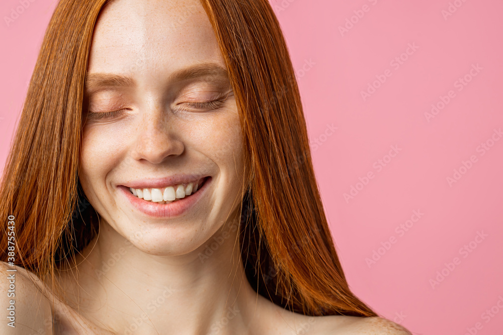 Fototapeta premium Beautiful spa woman with perfect fresh freckled skin