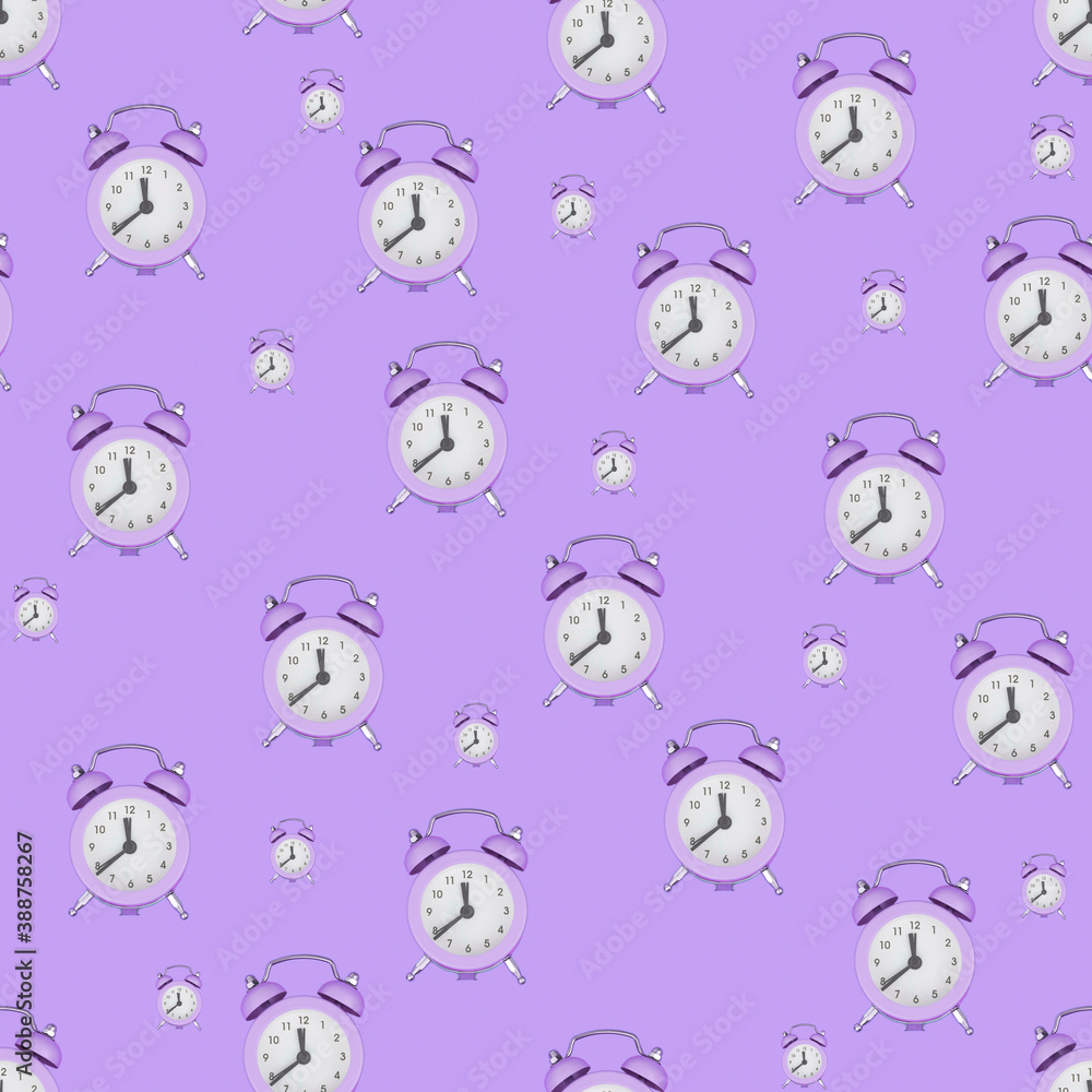 Obraz premium Seamless pattern from alarm clocks. Antique alarm clocks. Top view.