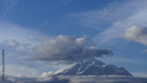 Der Chimborazo (Höhe 6310 m) galt vor der Vermessung des Himalaya als der höchste Berg der Welt. Legendär ist der Versuch der Erstbesteigung von A. v. Humboldt zusammen mit A. Bonpland und C. Montúfar photo