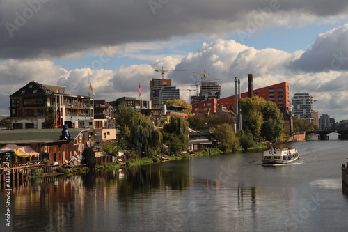 Photography Berliner Vielfalt; Spreeufer am Holzmarkt vor den Hochhausbaustellen der Eastsid