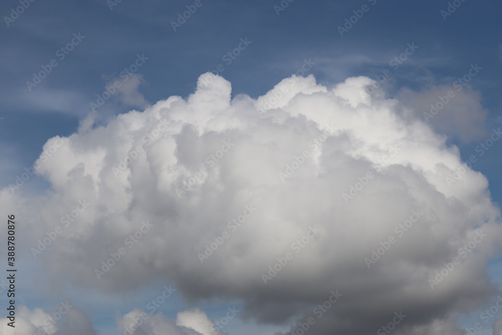 Obraz premium Blue sky with clouds