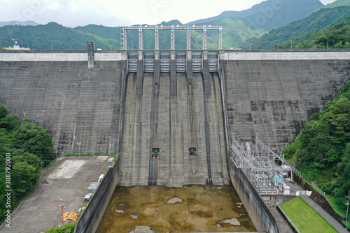 Wallpaper Mural 高知県本山町・土佐町　早明浦ダムの風景 Torontodigital.ca