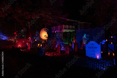Картината върху платно Haunted house, witches, impaled heads, ghouls, werewolf, gravestones terrify und