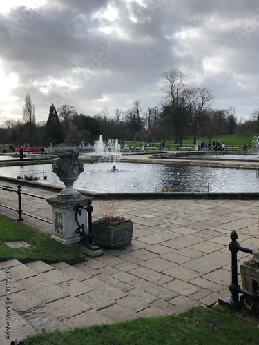 river thames photo