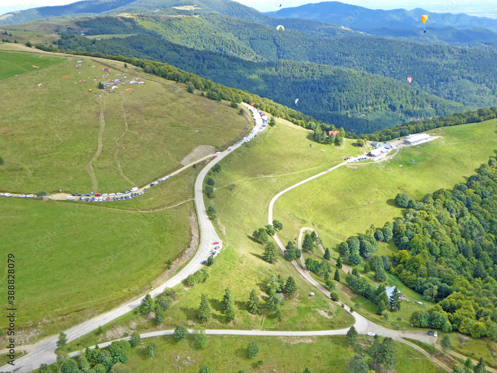 Paragliding at Treh Markstein in France	