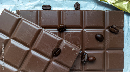 Obraz na płótnie Photo of chocolate bar, coffee beans w salonie