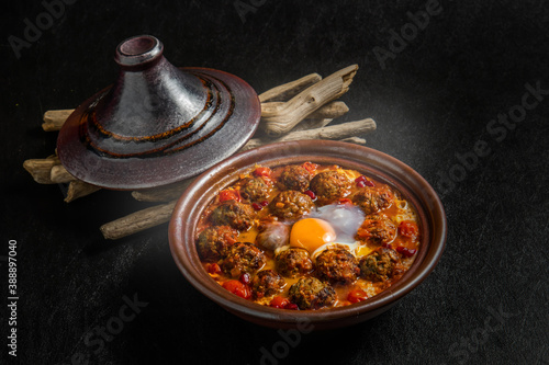 Photos タジン鍋 北アフリカ料理 North African clay pot dishes(Tagine)