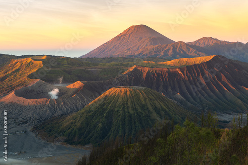 Photography pictures of the natural scenery of Mount Bromo in Indonesia