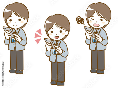 スマホを操作するオフィスカジュアルな男性