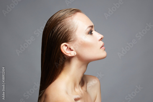 beautiful girl with wet hair. Beauty Portrait