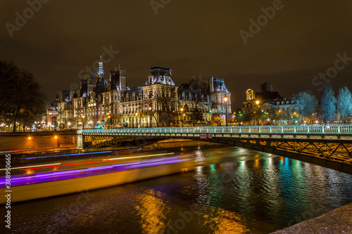 Paris  H  tel de Ville