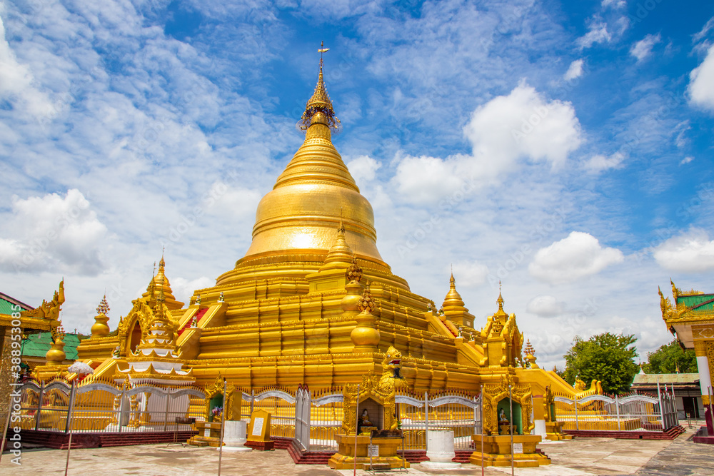 Fototapeta premium Kuthodaw pagoda in Mandalay Myanmar earlier Burma