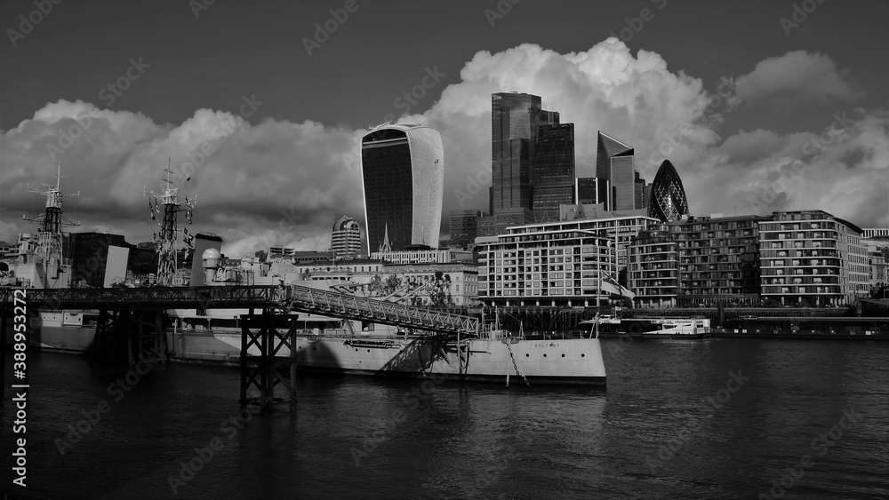 Fototapeta premium London and HMS Belfast On River Thames