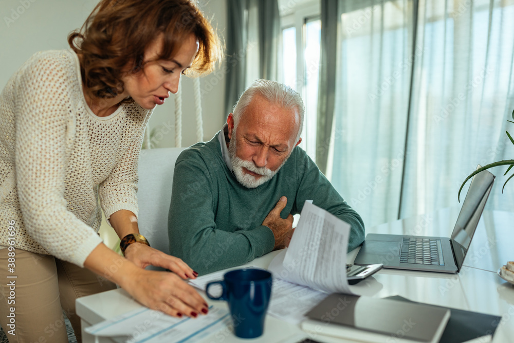 Obraz premium Teamwork makes budgeting better