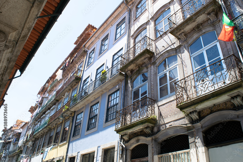 facade of the building in Porto