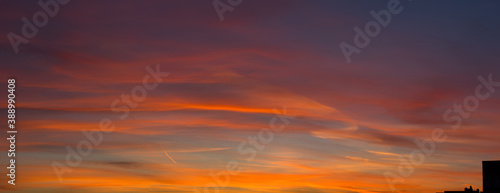 Fototapeta Naklejka Na Ścianę i Meble -  sunset over the city. red sky
