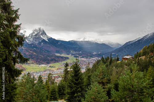 Ausblick vom Wank in Garmisch-Partenkirchen © Boris
