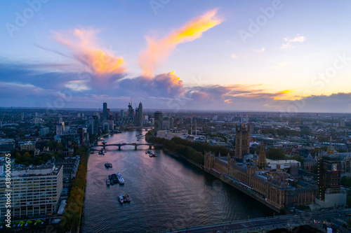 Obraz na plátně London city river Thames, houses of parliament and big ben viewed from London ey