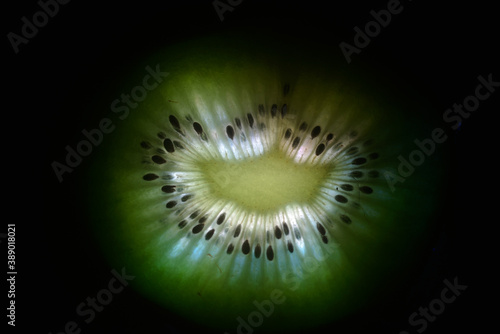 Fototapeta Naklejka Na Ścianę i Meble -  slice of kiwi