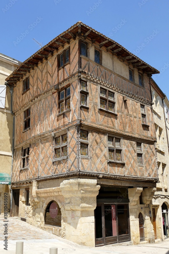 Ancienne maison de commerçant du quinzième siècle dite « maison Fedel » à Auch