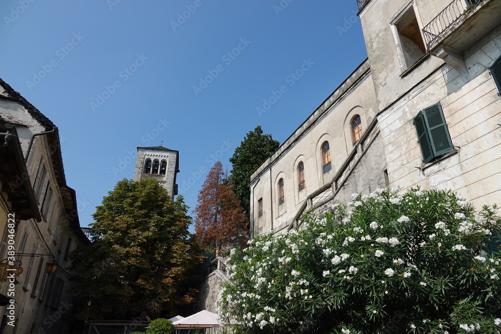 Am Kloster auf der Insel San Giulio im Ortasee Am Kloster auf der Insel San Giulio im Ortasee