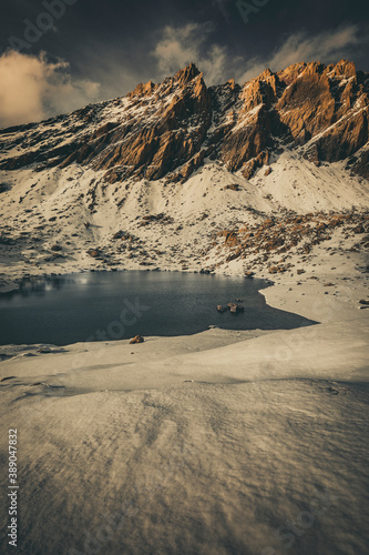 Φωτογραφία At sunset, the Black Lake under the needles of Chambeyron, Ubaye, France - Au co
