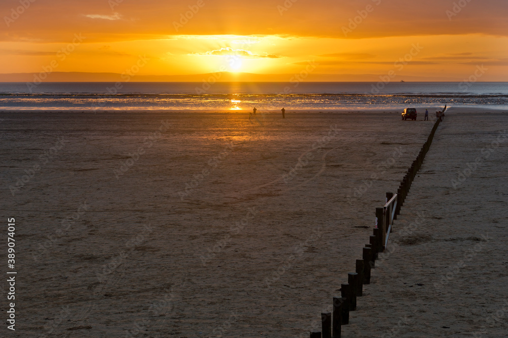 Obraz premium Sunset at Brean Beach, near Weston-Super-Mare, Somerset