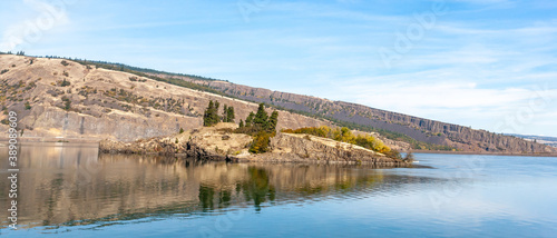Tableau sur toile The mighty columbia river gorge viewed from the Oregon side.