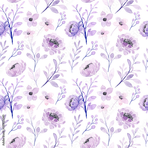 Soft purple floral seamless pattern with watercolor