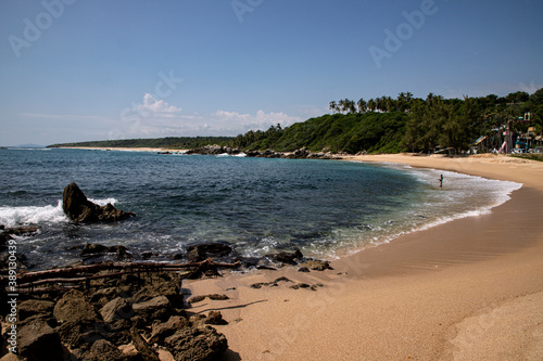 13 de octubre 2020. Puerto Escondido, Oaxaca, México. Vista de playa Coral durante la alerta sanitaria declarada por la secretaria de salud del Estado.