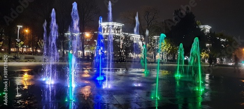 Fototapeta Naklejka Na Ścianę i Meble -  fountain in the night