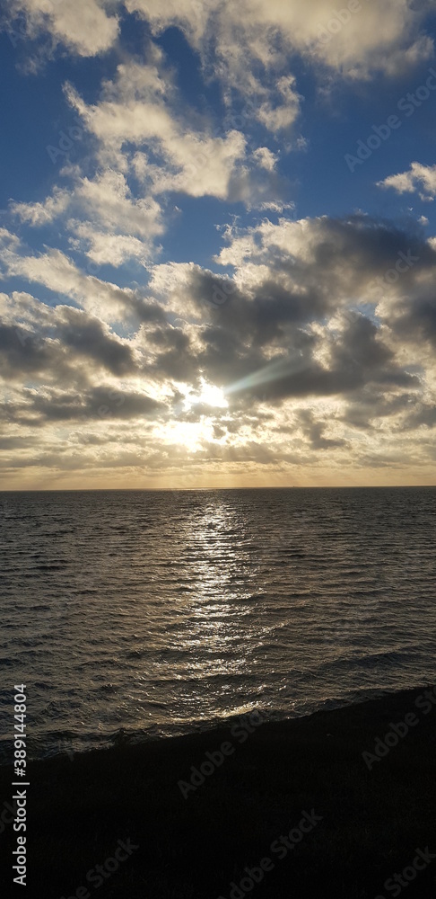 Obraz premium sunset over the sea