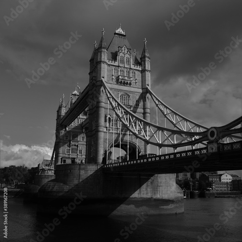 tower bridge London Black and White