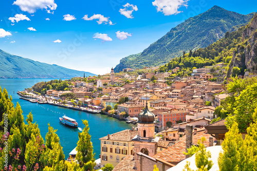 Town of Limone sul Garda on Garda lake view Fototapet