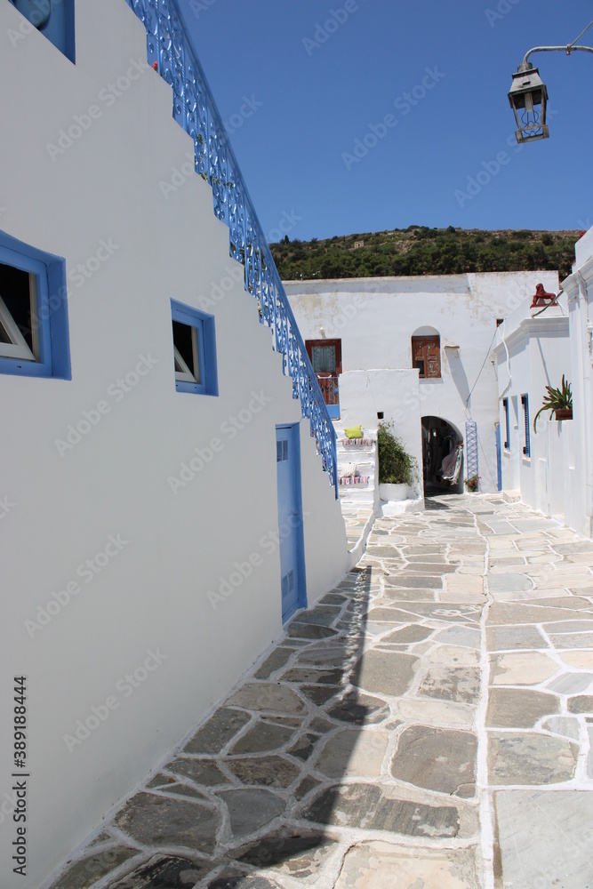Fototapeta premium Ruelle Lefkes Paros Grèce