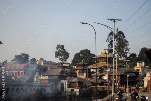 Bord du Bigmati, Temple de Pashupatinath, Népal photo