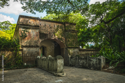 Fotografia The Gate of Fort Canning Hill Park in Singapore