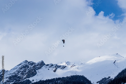 Paragliding in Manali