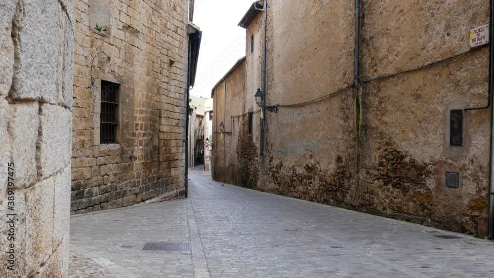 Narrow medieval street in Girona, Spain, 4k Narrow medieval street in Girona, Spain, 4k