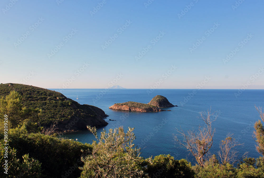 Fototapeta premium La costa e la baia dell'Innamorata all'Isola d'Elba