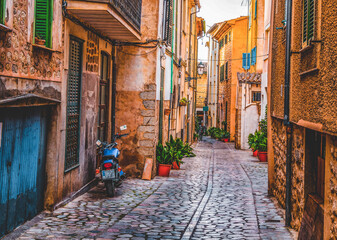 Keuken achterwand Smal steegje Smal straatje op Mallorca Spanje  © Katrine
