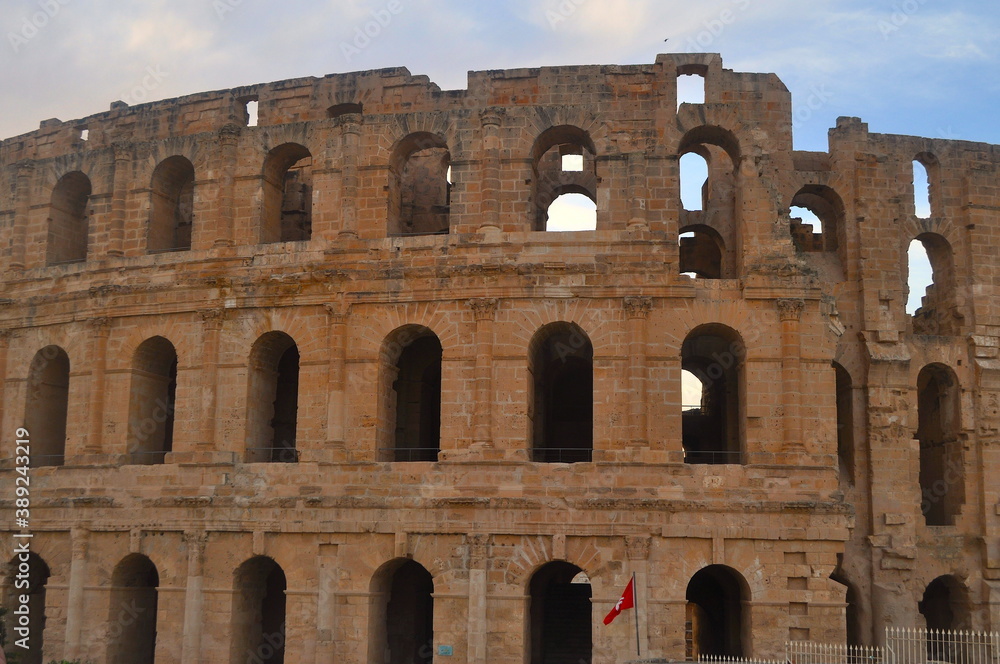 Anfiteatro romano en Tunez el tercero mas grande del mundo en la ciudad de Djem