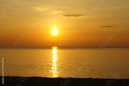sunset beach Vietnam © Claudia
