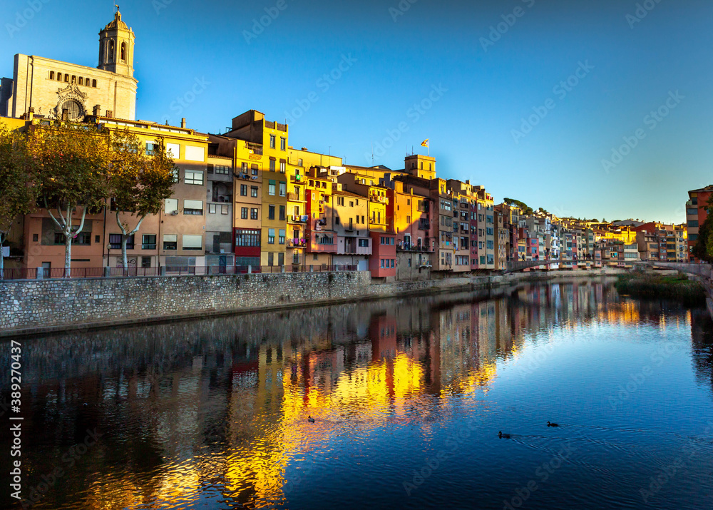 Fototapeta premium Perspective and reflection photo, Girona, Spain